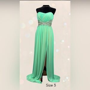 Mint Strapless Full-Length Gown with Beaded Waist & Slit, Size [3] ✨💚